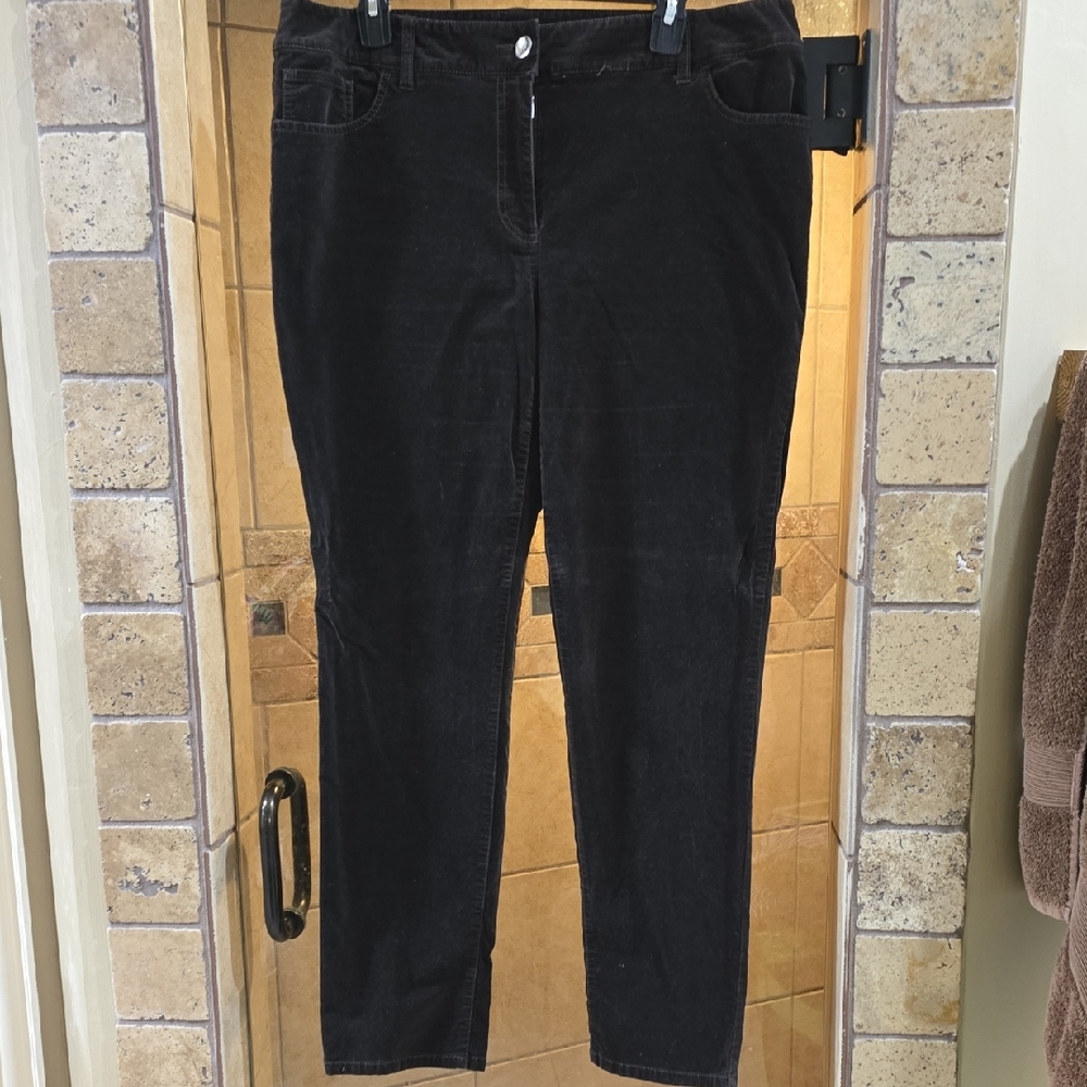 Chico's Black Ankle Cropped Pants